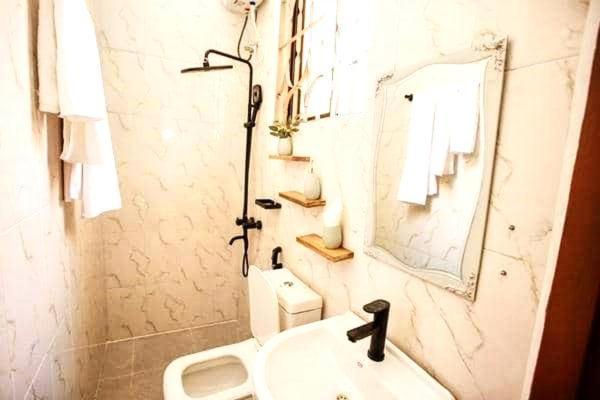 Safi House Bed & Breakfast Boma la Ngombe Exterior photo